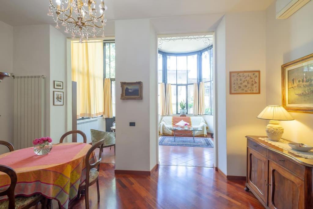Liberty Veranda W/ Pvt Parking & Garden. Tram Stop Apartment Florenz