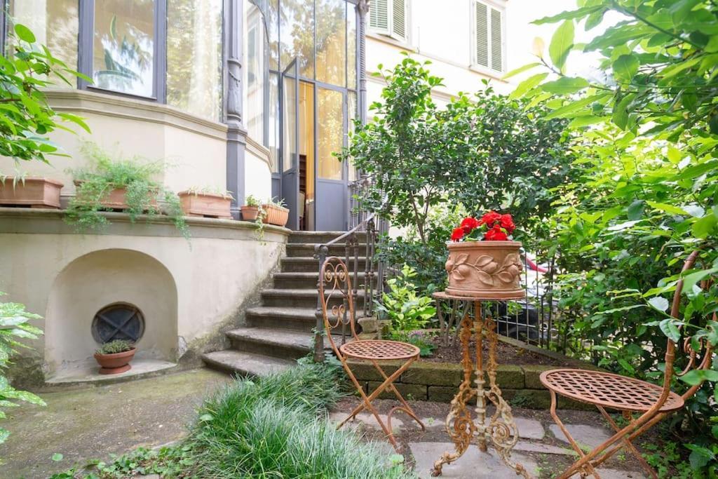 Apartment Liberty Veranda W/ Pvt Parking & Garden. Tram Stop Florenz